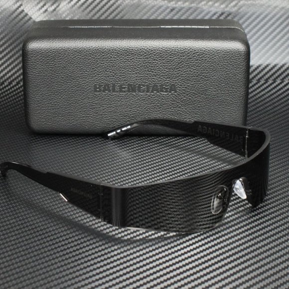 Balenciaga Unisex Black and Grey Sunglasses! Used once. Just like new - Picture 2 of 4